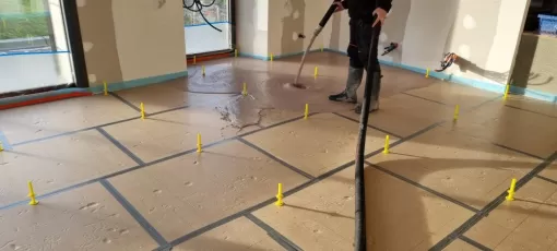  Chape liquide Thermio Max sur isolant de sol polyuréthane à Chauffailles (71), Roanne, Chape Liquide Masson