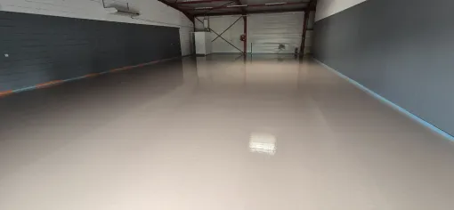 Rénovation de magasin à Feurs avec une chape liquide anhydrite Thermio max, Roanne, Chape Liquide Masson