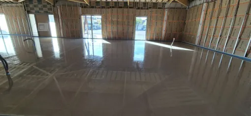 Pose d'isolant de sol et chape liquide pour une pharmacie à Marcigny, Roanne, Chape Liquide Masson