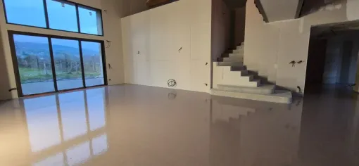 Coulage d’une chape liquide Thermio Max sur plancher chauffant sur la Côte Roannaise (42), Roanne, Chape Liquide Masson