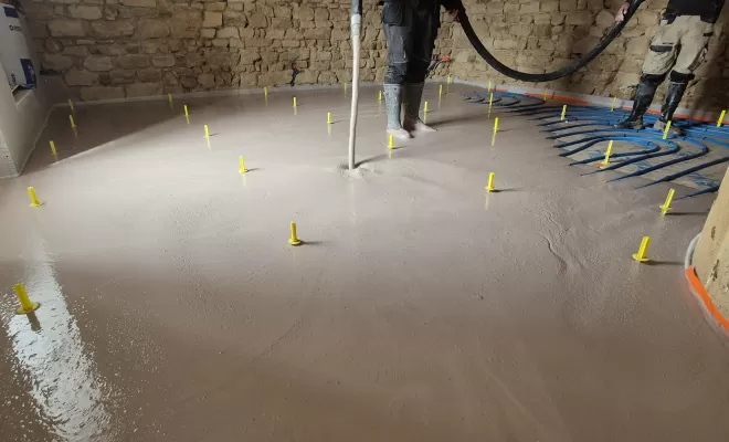 coolage d'une chape liquide anhydrite Thermi Max sur plancher chauffant par chape liquide masson, Roanne, Chape Liquide Masson