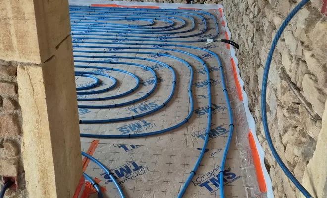 coolage d'une chape liquide anhydrite Thermi Max sur plancher chauffant par chape liquide masson, Roanne, Chape Liquide Masson