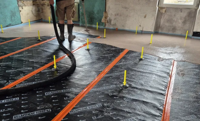 Rénovation d'appartement à Saint-Denis-de-Cabanne avec chape liquide anhydrite Thermio Max, Roanne, Chape Liquide Masson
