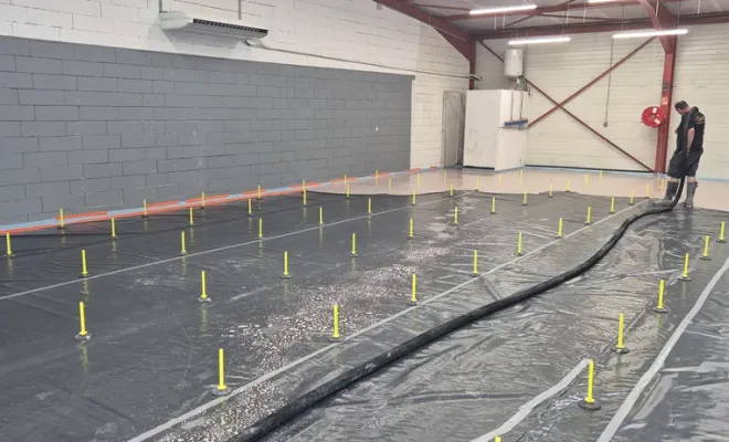 Rénovation de magasin à Feurs avec une chape liquide anhydrite Thermio max, Roanne, Chape Liquide Masson
