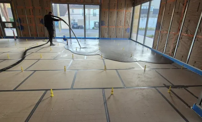 Pose d'isolant de sol et chape liquide pour une pharmacie à Marcigny, Roanne, Chape Liquide Masson