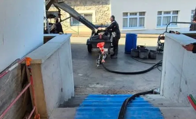 Coulage d’une chape liquide ciment C30 Cemexa à Amplepuis, Roanne, Chape Liquide Masson
