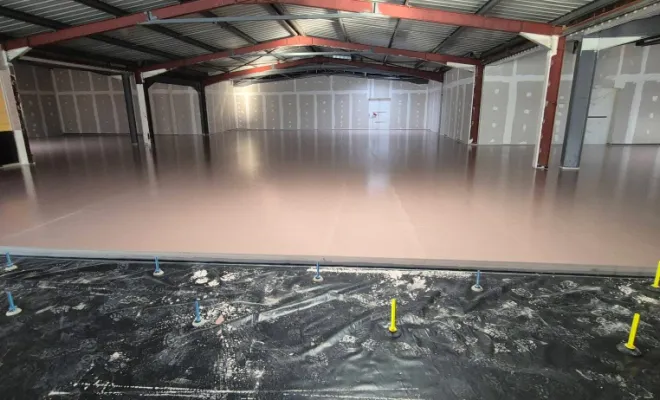 Chape liquide à Privas : chantier Thermio Max 1 000 m² – Chape Liquide Masson, Roanne, Chape Liquide Masson